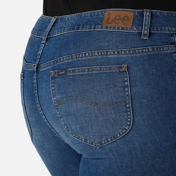 Lee Women's Plus Size Midrise Regular Fit Capri Jeans Pant 20W - Picture 9 of 14